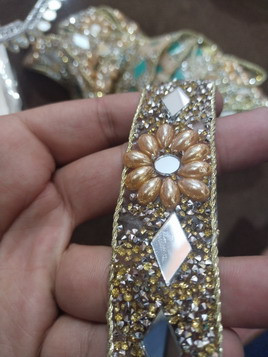 Fancy Flower Mirror Lace